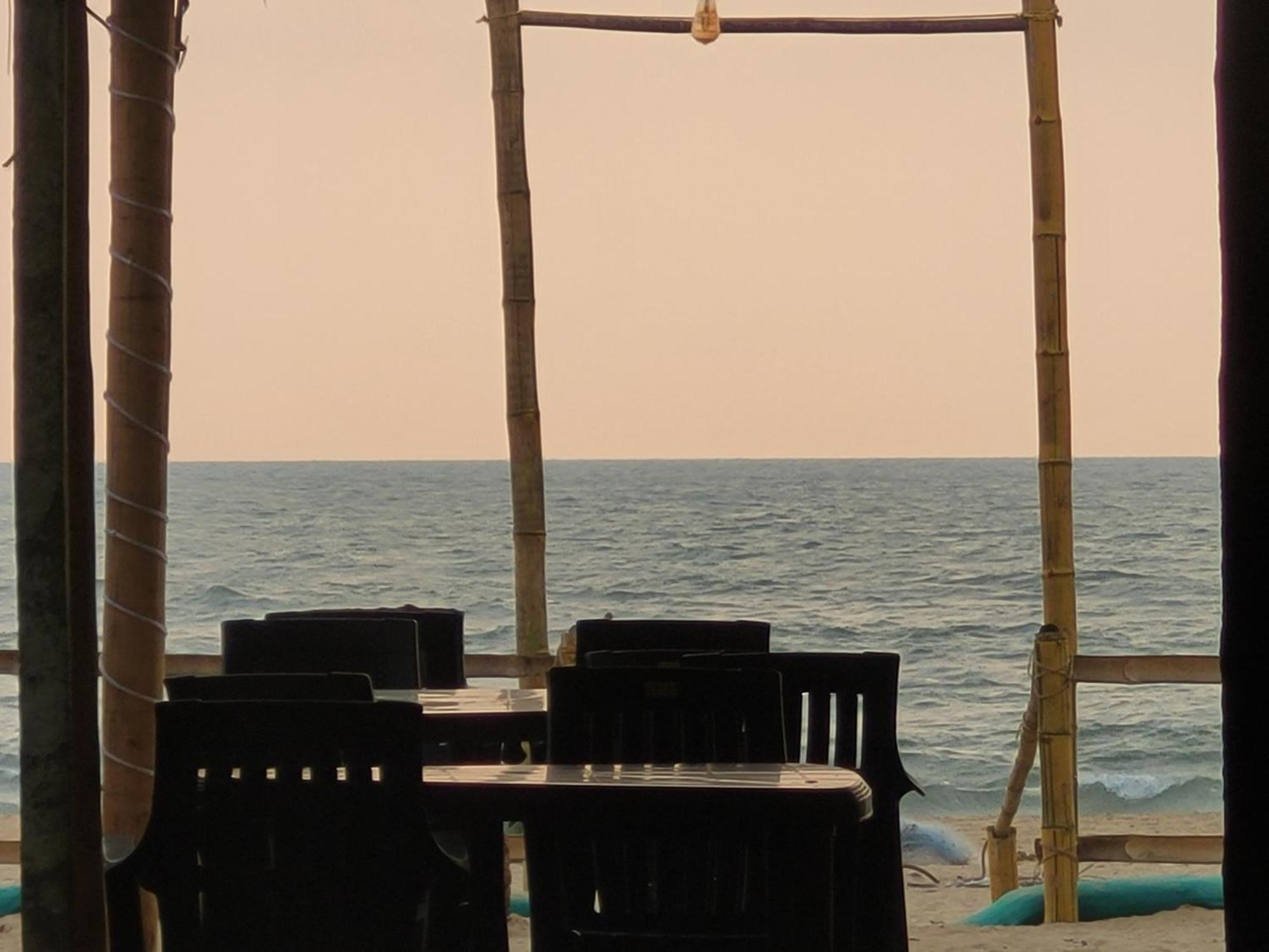 Hotel Golden Bright à Gokarna  Extérieur photo